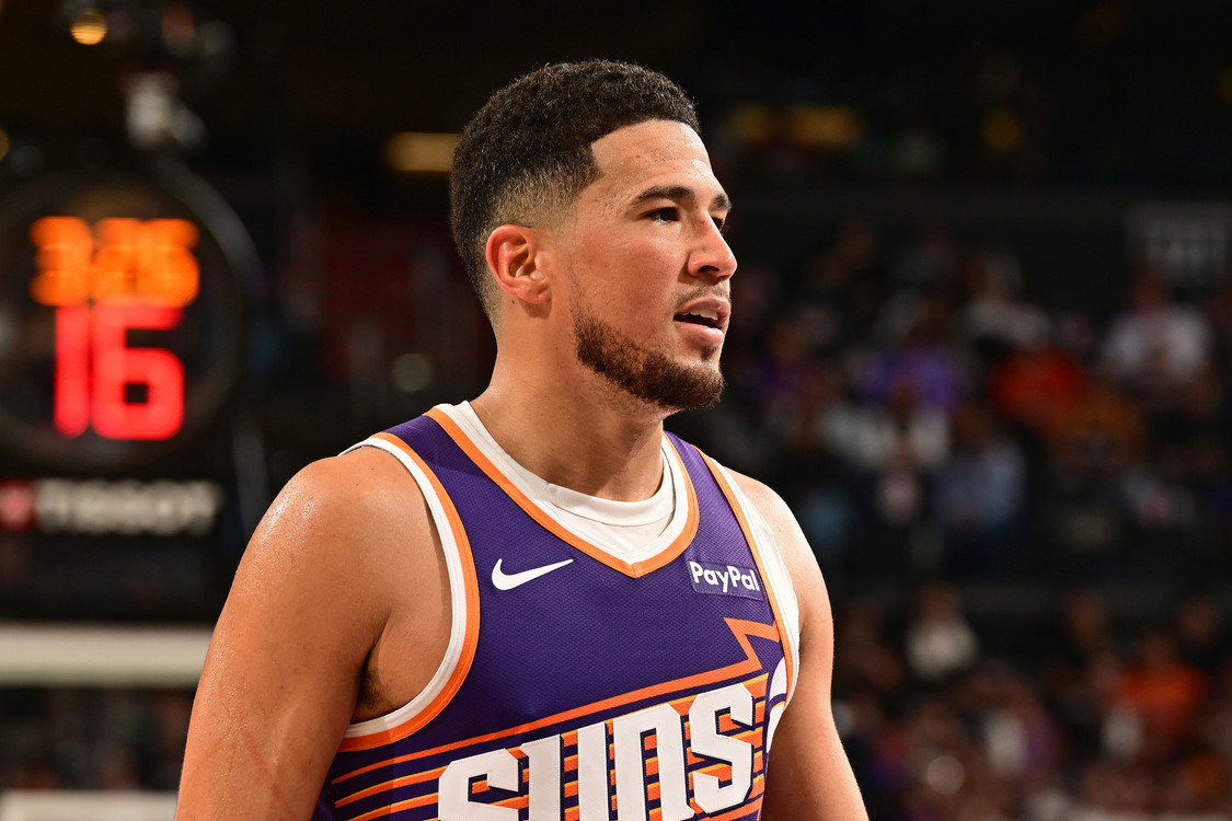 56%+43%且场均30+！布克达成NBA仅库里做到过的神迹