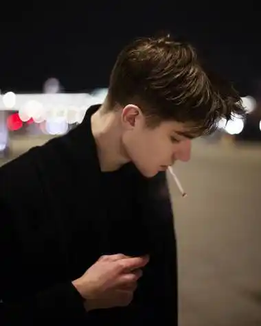 6686体育铁牌作者Damien